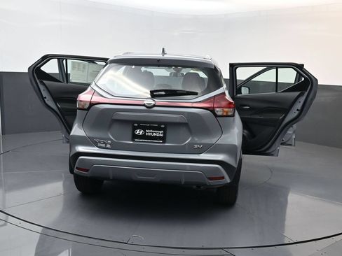 Used 2024 Nissan Kicks SV FWD image 29