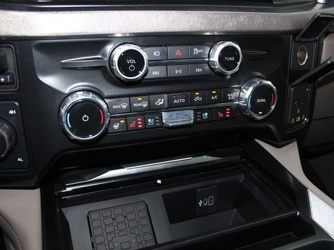 New 2026 Ford F350 Platinum w/ Platinum Plus Package image 32