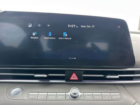 Used 2024 Hyundai Elantra SEL image 42