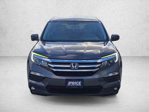 Used 2017 Honda Pilot EX image 2