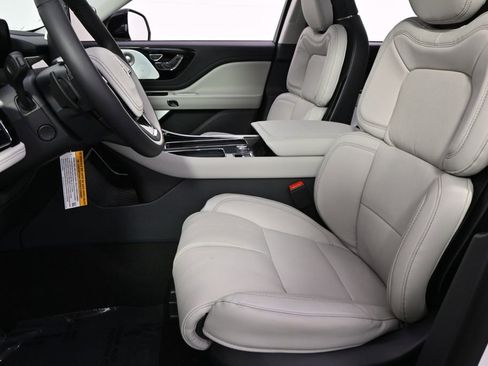 New 2026 Lincoln Aviator Reserve AWD/4WD image 13