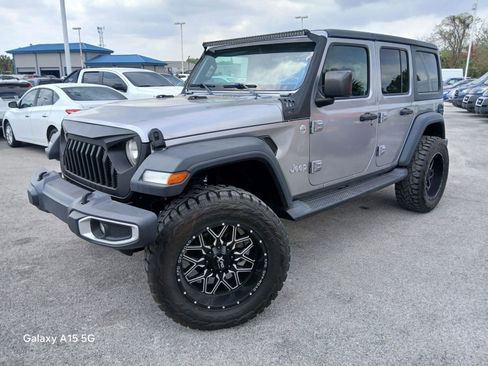 Used 2018 Jeep Wrangler Unlimited Sport S image 2