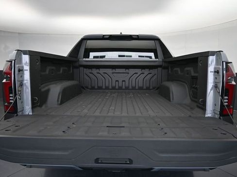 New 2025 Chevrolet Silverado EV LT image 40