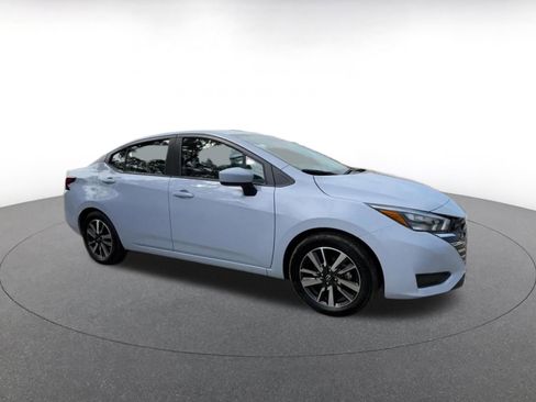 Used 2025 Nissan Versa SV FWD image 2