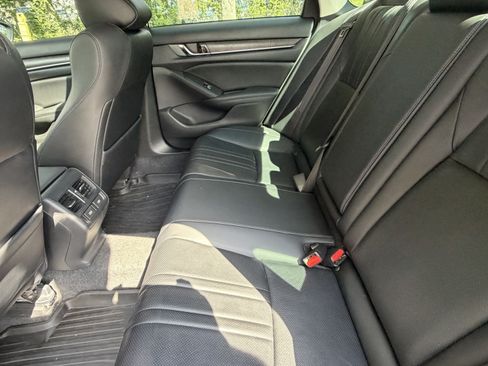 Used 2022 Honda Accord EX-L image 32