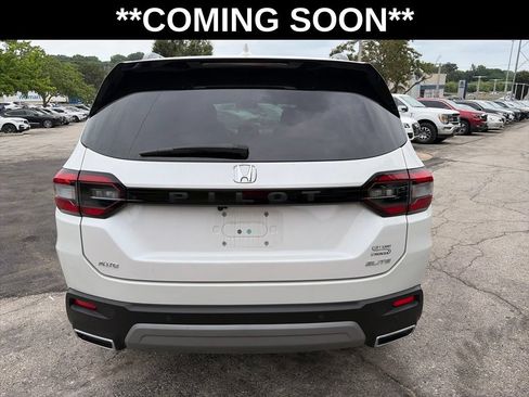 Used 2023 Honda Pilot Elite image 6