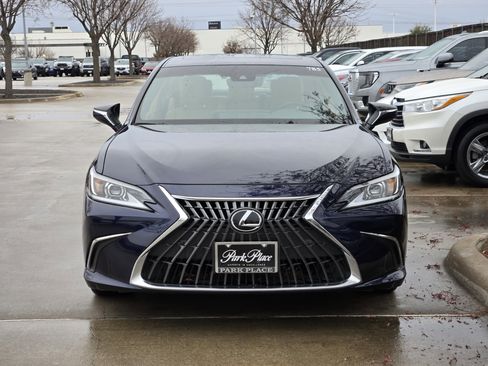 Used 2025 Lexus ES 300h w/ Premium Package image 5