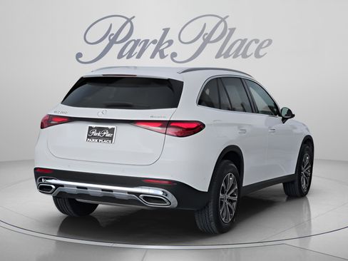 Certified 2025 Mercedes-Benz GLC 300 4MATIC image 5