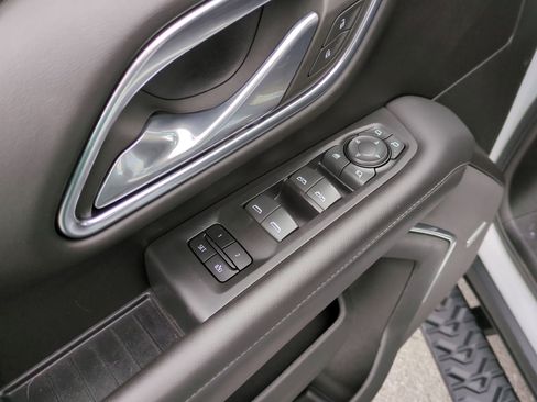 Used 2023 Chevrolet Tahoe Z71 w/ Luxury Package image 23