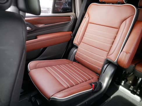 Certified 2023 GMC Yukon Denali Ultimate image 12