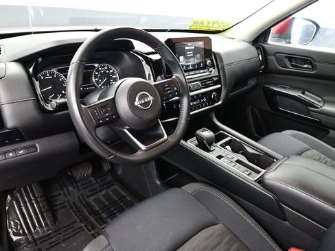 Used 2025 Nissan Pathfinder SV FWD image 20