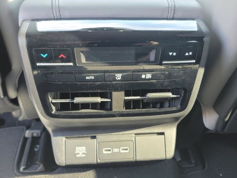 Certified 2023 Acura MDX SH-AWD w/ Technology Package image 25