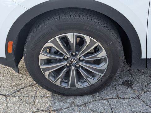 Used 2024 Buick Envision Preferred image 13