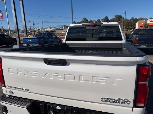 Used 2025 Chevrolet Silverado 2500 High Country w/ Technology Package AWD/4WD image 30