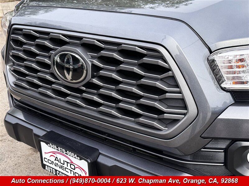 Used 2021 Toyota Tacoma TRD Off-Road w/ Technology Package AWD/4WD image 32