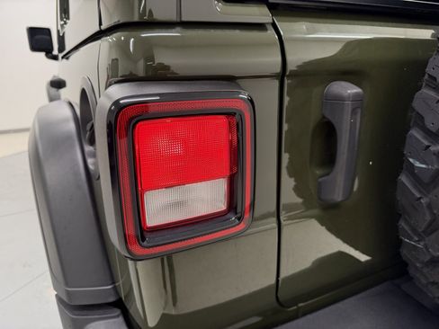 Used 2021 Jeep Wrangler Unlimited Sport image 57