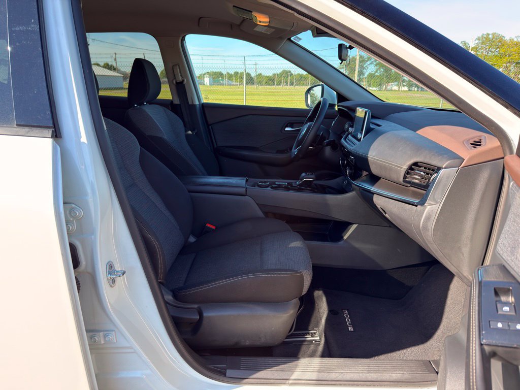 Used 2021 Nissan Rogue SV AWD/4WD image 31