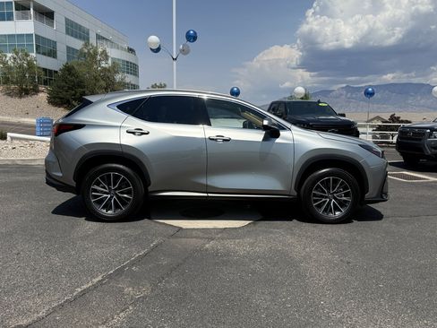 Used 2024 Lexus NX 250 FWD image 4