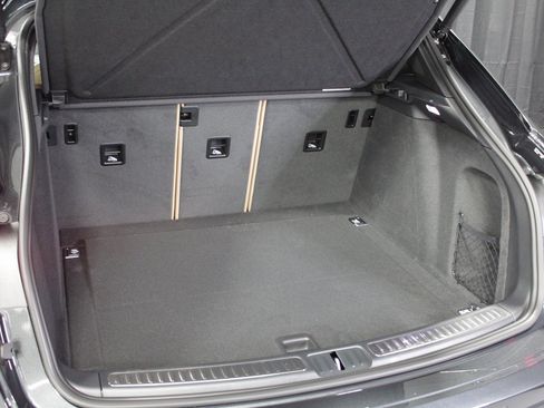 New 2026 Porsche Macan image 17