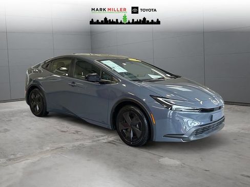 Used 2025 Toyota Prius LE image 7