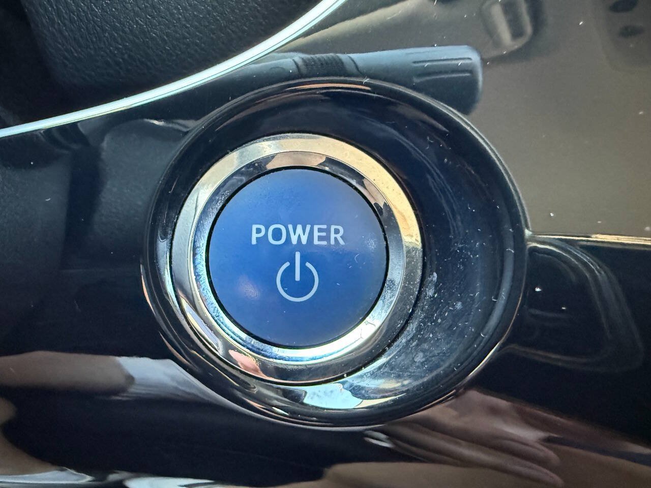 Used 2019 Toyota Prius L Eco FWD image 40
