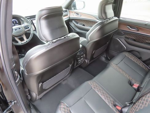 New 2025 Jeep Grand Cherokee Summit w/ Obsidian Package image 26