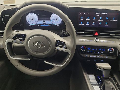 Used 2023 Hyundai Elantra SEL w/ Convenience Package FWD image 22