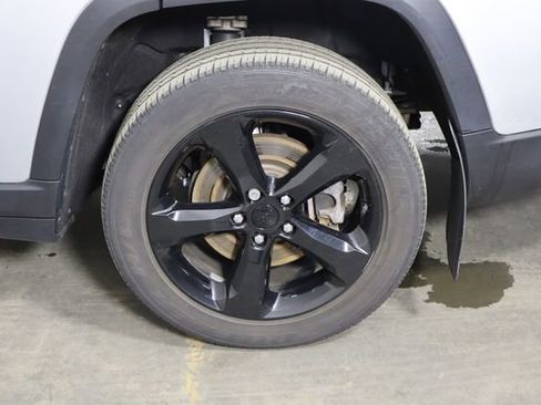 Used 2023 Jeep Grand Cherokee L Laredo AWD/4WD image 45