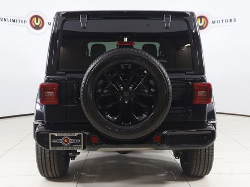 Used 2022 Jeep Wrangler Unlimited Sahara AWD/4WD image 43