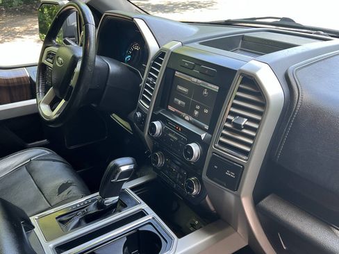 Used 2015 Ford F150 Lariat w/ Equipment Group 502A Luxury AWD/4WD image 27