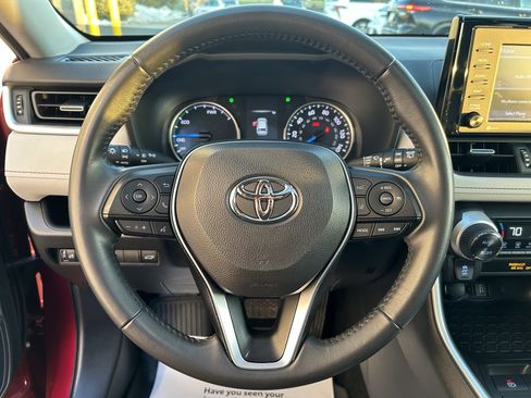 Certified 2022 Toyota RAV4 XLE Premium image 23