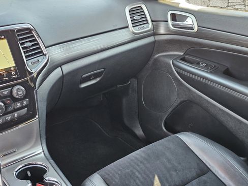 Used 2021 Jeep Grand Cherokee Laredo X image 15