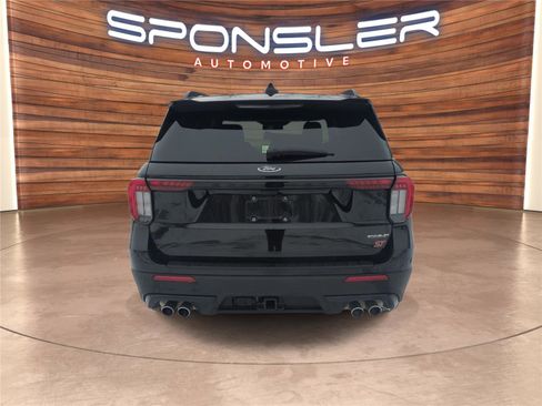 Used 2025 Ford Explorer ST image 4