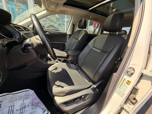 Used 2019 Volkswagen Tiguan SE w/ Panoramic Sunroof Package AWD/4WD image 8