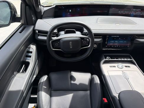 New 2026 Lincoln Navigator Reserve w/ Jet Appearance Package AWD/4WD image 23