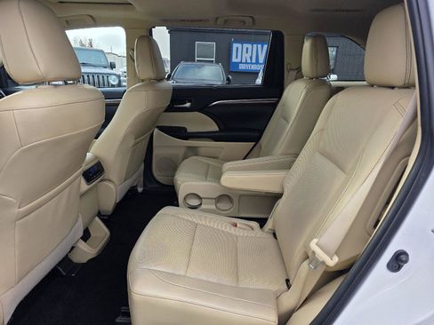 Used 2019 Toyota Highlander Limited image 13