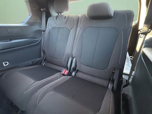 New 2025 Jeep Grand Cherokee L Laredo image 22