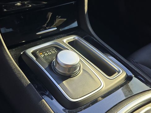 Used 2023 Chrysler 300 Touring w/ Sport Appearance Package image 26