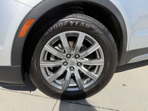 Used 2021 Cadillac XT4 Premium Luxury AWD/4WD image 9
