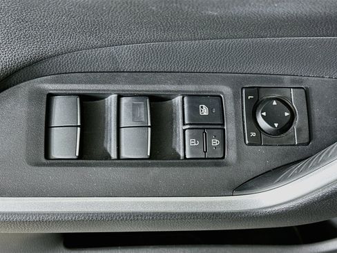 Used 2019 Toyota RAV4 Limited AWD/4WD image 15
