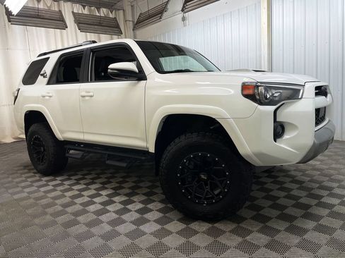 Used 2022 Toyota 4Runner TRD Off-Road Premium w/ Moonroof Package AWD/4WD image 50