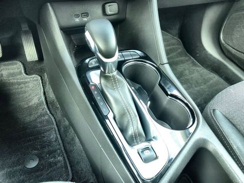Used 2025 Buick Encore GX Preferred AWD/4WD image 19