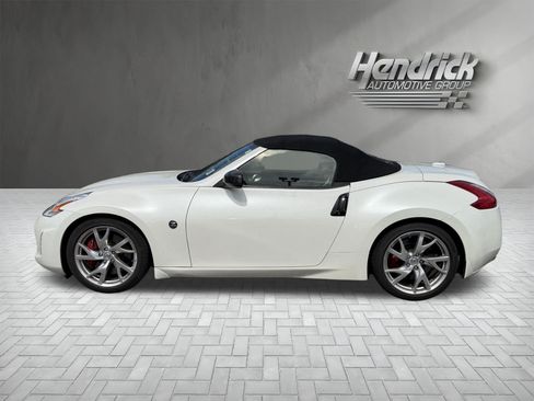 Used 2014 Nissan 370Z Touring w/ Sport Package RWD image 6