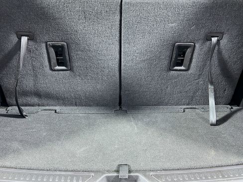 Used 2023 GMC Acadia SLT image 27