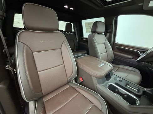 New 2025 GMC Sierra 2500 Denali w/ Denali Reserve Package image 39