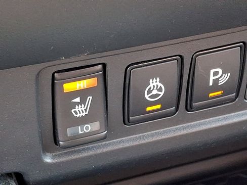 Used 2023 Nissan Frontier SV w/ SV Convenience Package RWD image 22