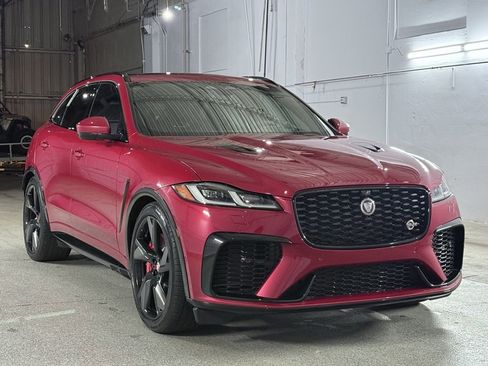 Used 2023 Jaguar F-PACE SVR image 4