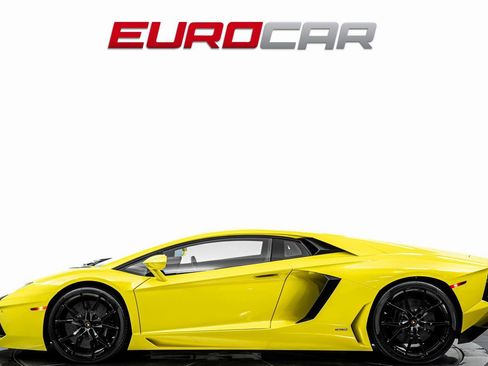 Used 2015 Lamborghini Aventador LP 700-4 AWD/4WD image 2