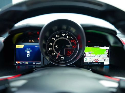 Used 2019 Ferrari 812 Superfast RWD image 24
