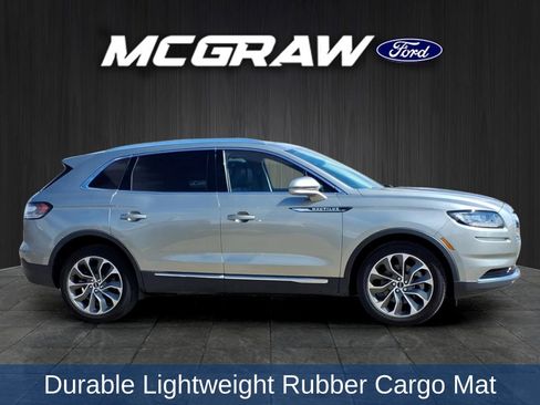 Used 2023 Lincoln Nautilus Reserve AWD/4WD image 7